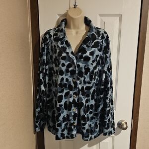 Como Blu Woman 1X Button Front Animal Pattern Blue Black Sleep Top w/Pocket Used